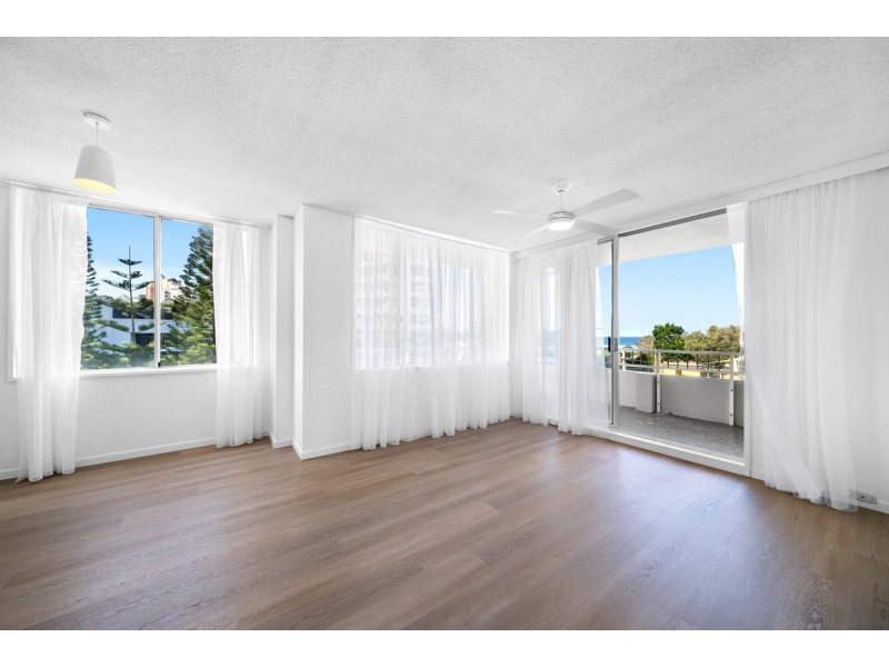 16/4 Elizabeth Avenue, Broadbeach QLD 4218