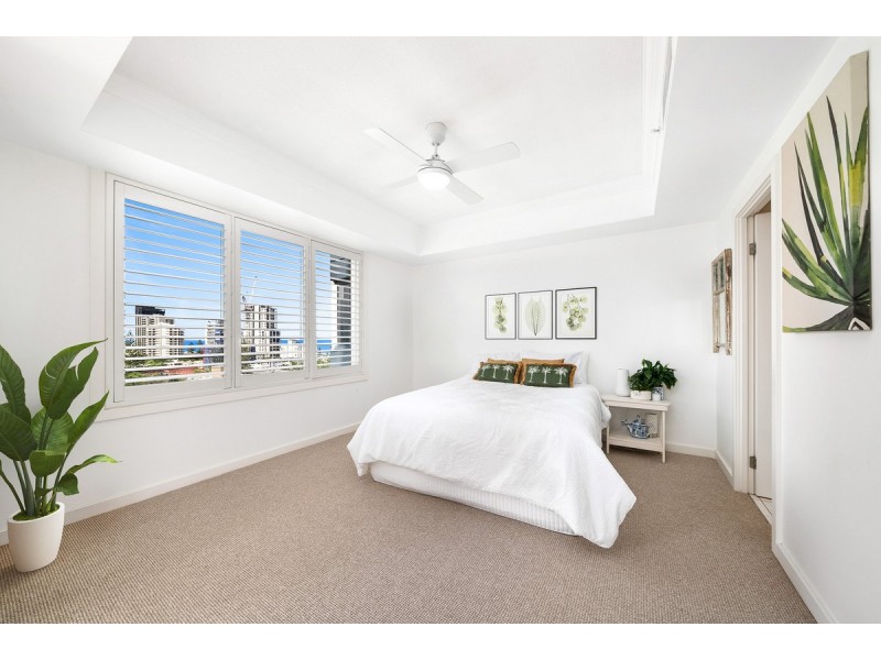 25/20 Queensland Avenue, Broadbeach QLD 4218