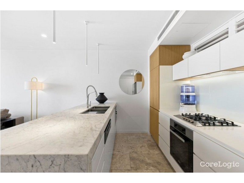 403/95 Old Burleigh Road, Broadbeach QLD 4218