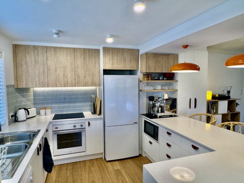 10/10 Rosewood Avenue, Broadbeach QLD 4218