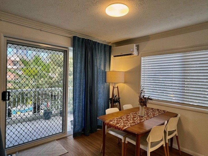 10/10 Rosewood Avenue, Broadbeach QLD 4218