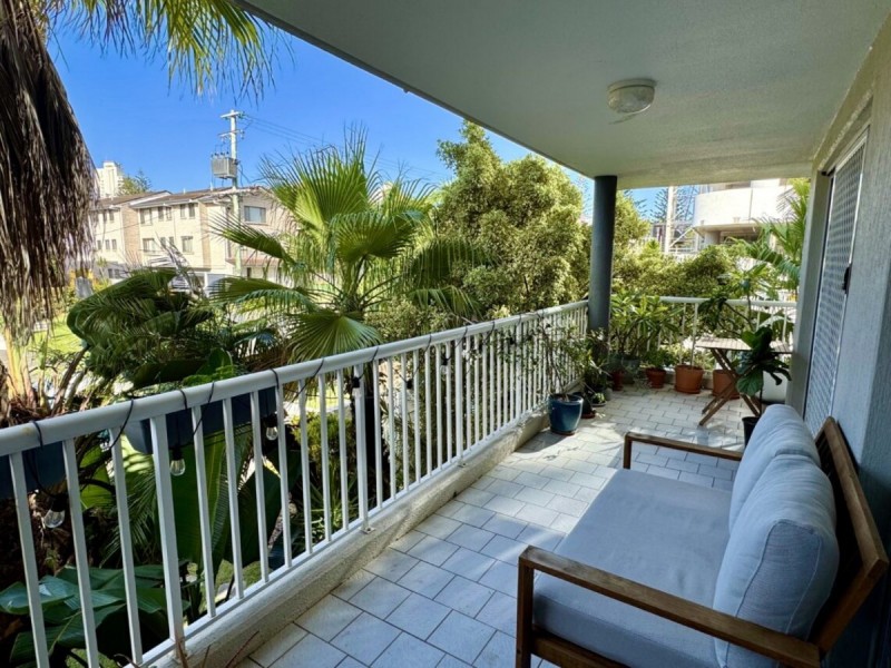 10/10 Rosewood Avenue, Broadbeach QLD 4218