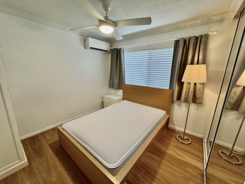 10/10 Rosewood Avenue, Broadbeach QLD 4218