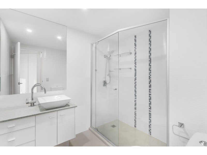 1/192 Ferny Avenue, Surfers Paradise QLD 4217