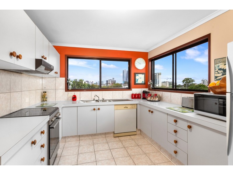 16-18 Case Street, Southport QLD 4215