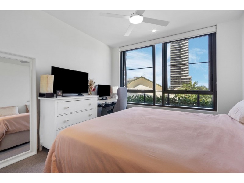 201/4-6 Alexandra Avenue, Broadbeach QLD 4218