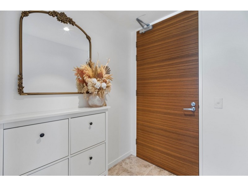 201/4-6 Alexandra Avenue, Broadbeach QLD 4218