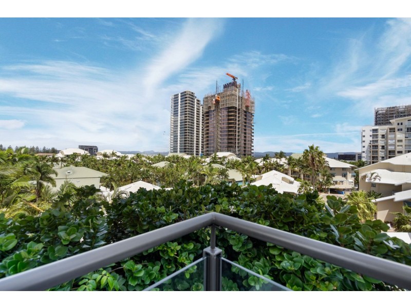 201/4-6 Alexandra Avenue, Broadbeach QLD 4218