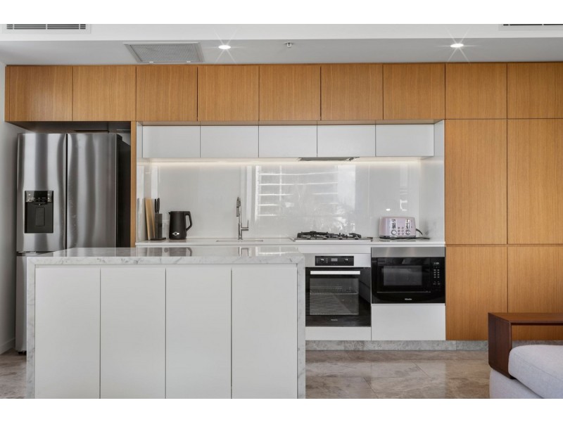 201/4-6 Alexandra Avenue, Broadbeach QLD 4218