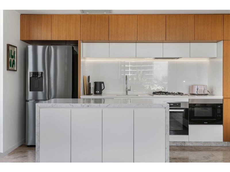 201/4-6 Alexandra Avenue, Broadbeach QLD 4218