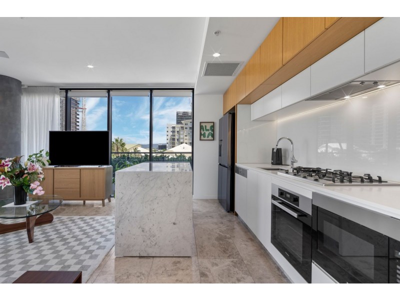 201/4-6 Alexandra Avenue, Broadbeach QLD 4218
