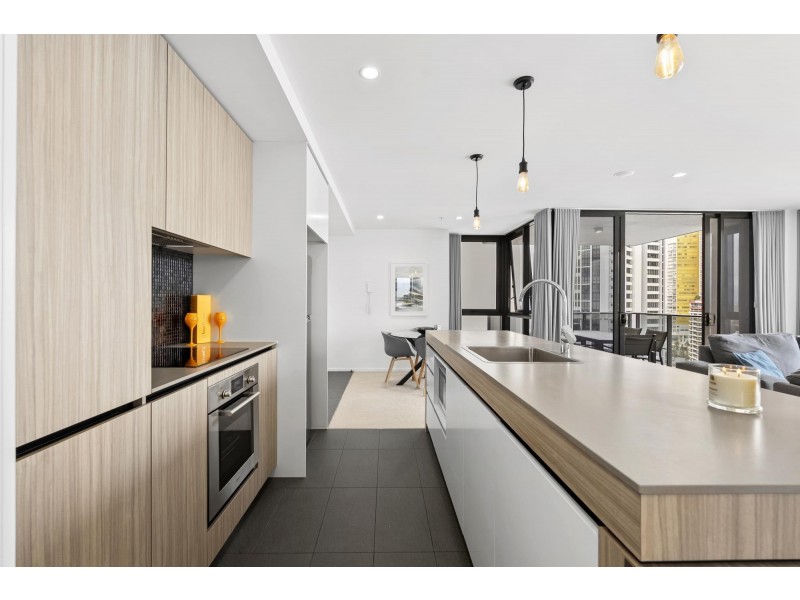 73/31 Queensland Avenue, Broadbeach QLD 4218