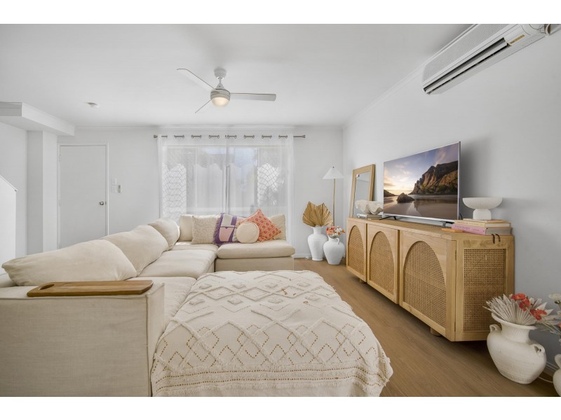 1/1 Pontoon Place, Varsity Lakes QLD 4227
