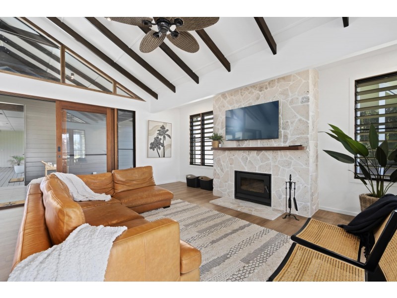 10 Kookaburra Crt, South Stradbroke QLD 4216