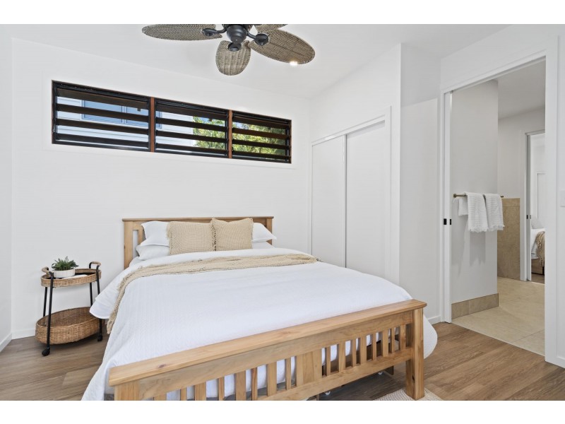 10 Kookaburra Crt, South Stradbroke QLD 4216