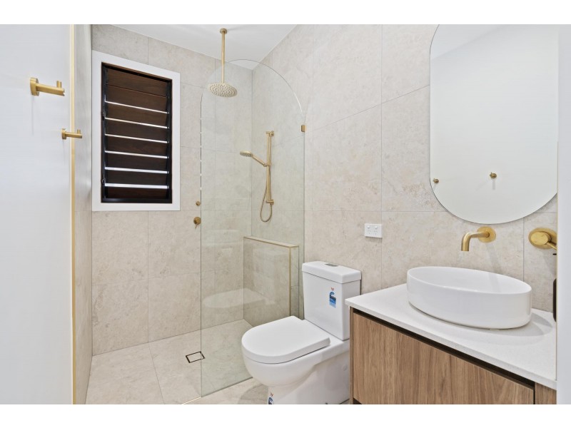 10 Kookaburra Crt, South Stradbroke QLD 4216