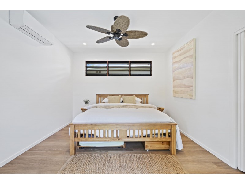 10 Kookaburra Crt, South Stradbroke QLD 4216