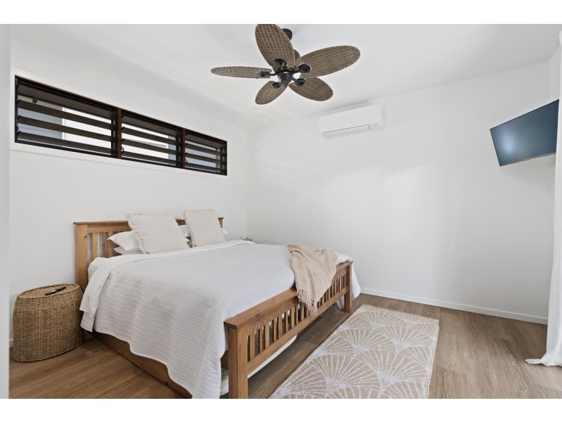 10 Kookaburra Crt, South Stradbroke QLD 4216