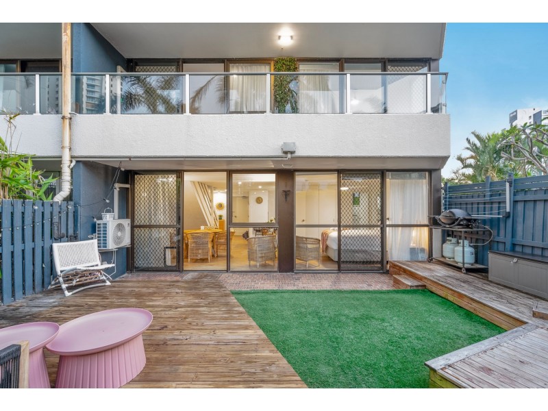 2/19 Fern Street, Surfers Paradise QLD 4217