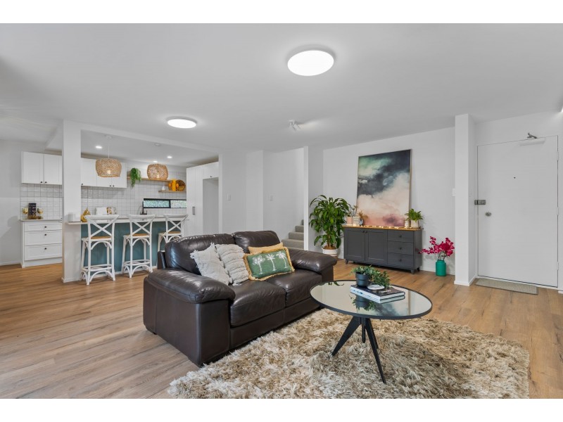 1/22-26 Rudd Street, Broadbeach Waters QLD 4218