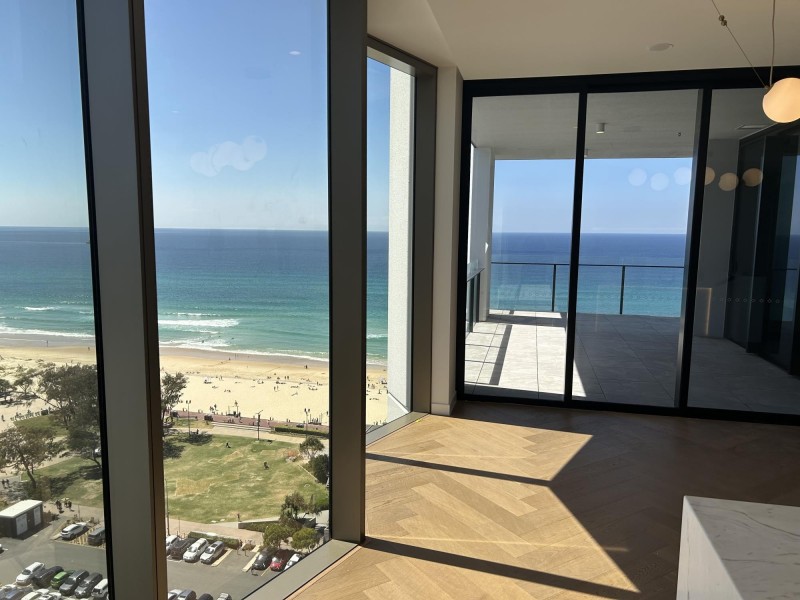 16/2 Charles Avenue, Broadbeach QLD 4218