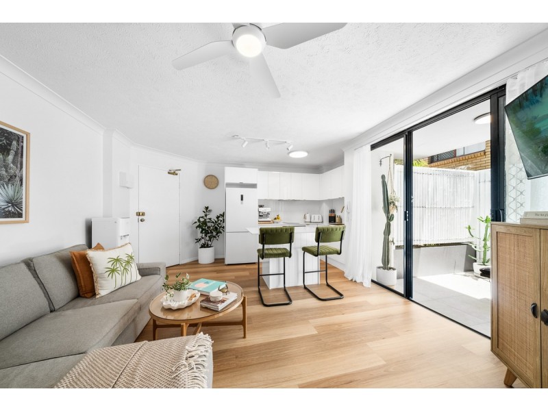 3/15 Britannia Avenue, Broadbeach QLD 4218