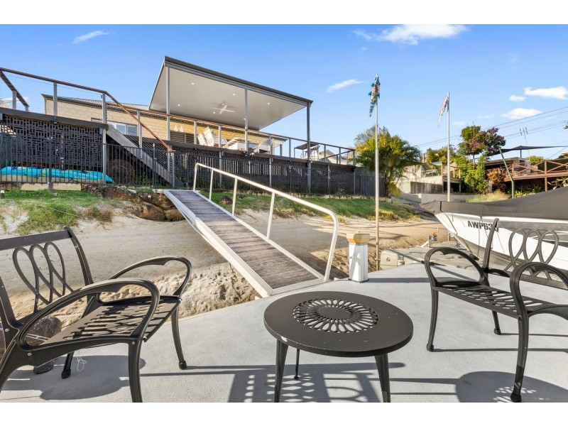 4 Bahia Court, Broadbeach Waters QLD 4218