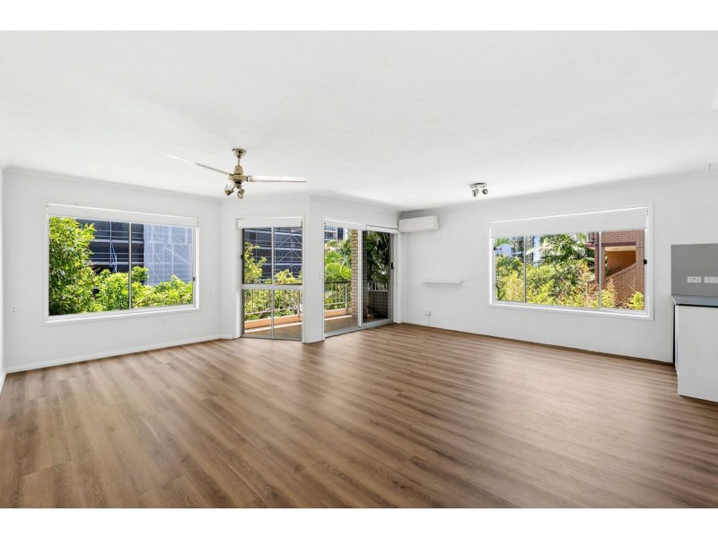 5/141 SURF Parade, Broadbeach QLD 4218