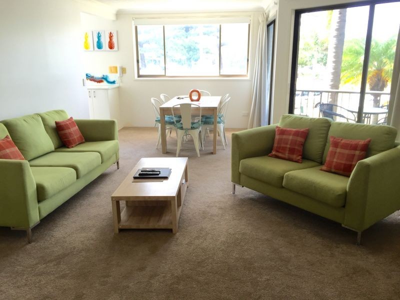 1/8 Queensland Avenue, Broadbeach QLD 4218