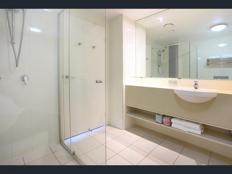 305/3018 Surfers Paradise Boulevard, Surfers Paradise QLD 4217