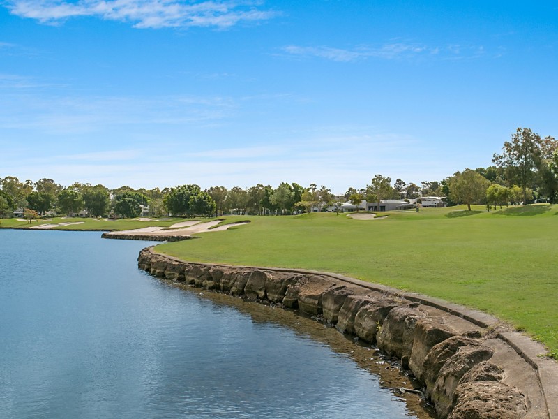 5017 Riverwood Grove, Benowa QLD 4217
