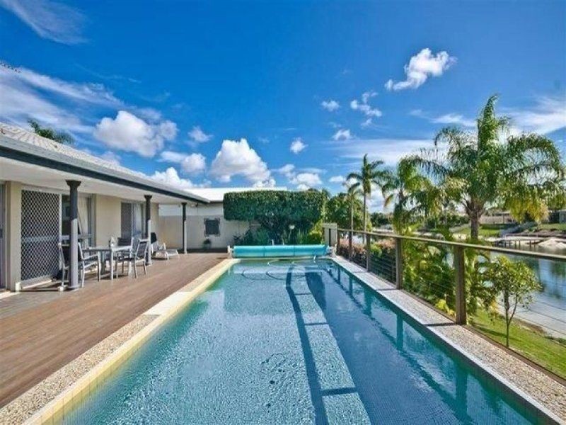 11 Delungra Street, Broadbeach Waters QLD 4218