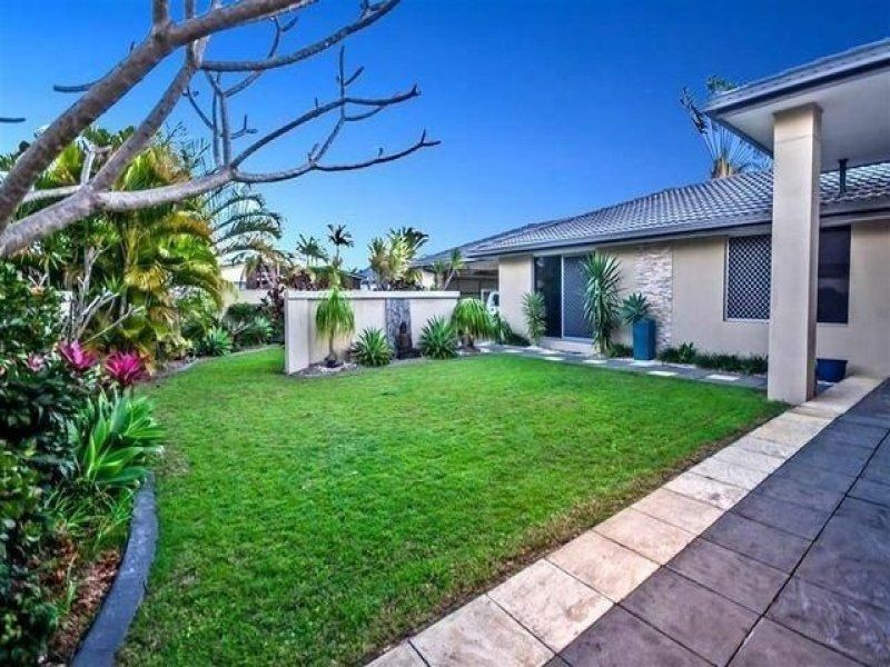 11 Delungra Street, Broadbeach Waters QLD 4218