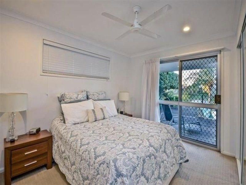 11 Delungra Street, Broadbeach Waters QLD 4218