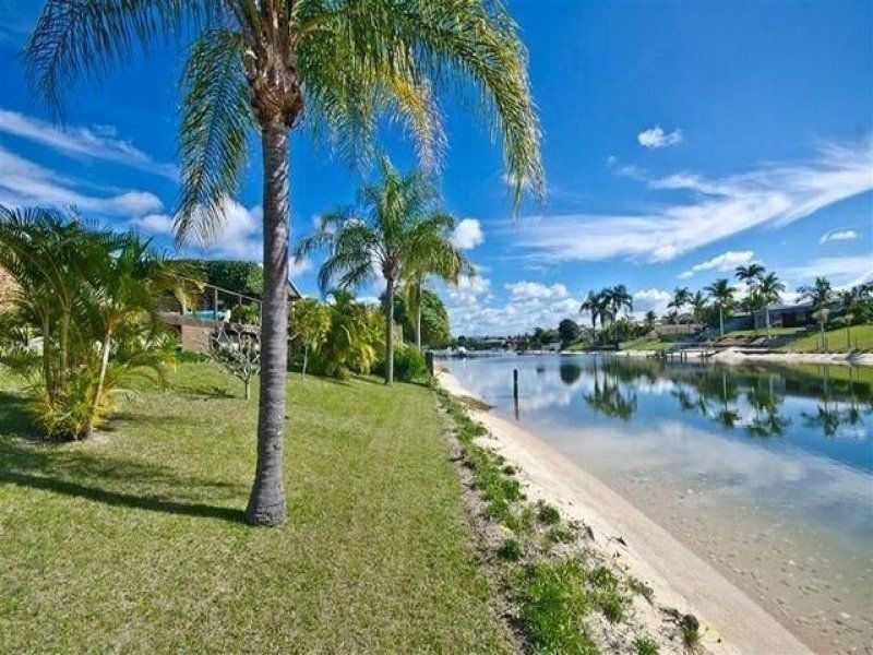 11 Delungra Street, Broadbeach Waters QLD 4218