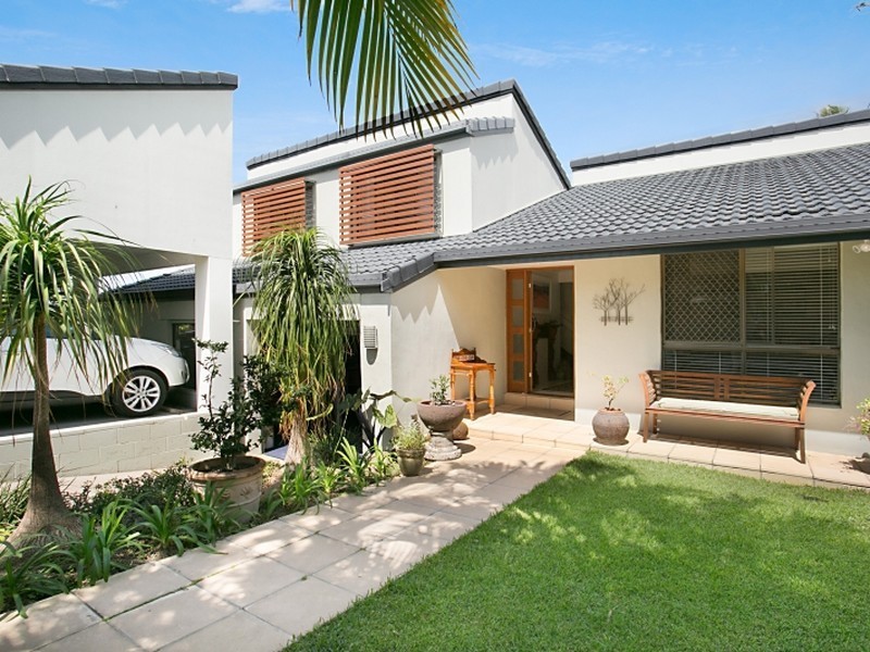 6 Mowla Drive, Ashmore QLD 4214