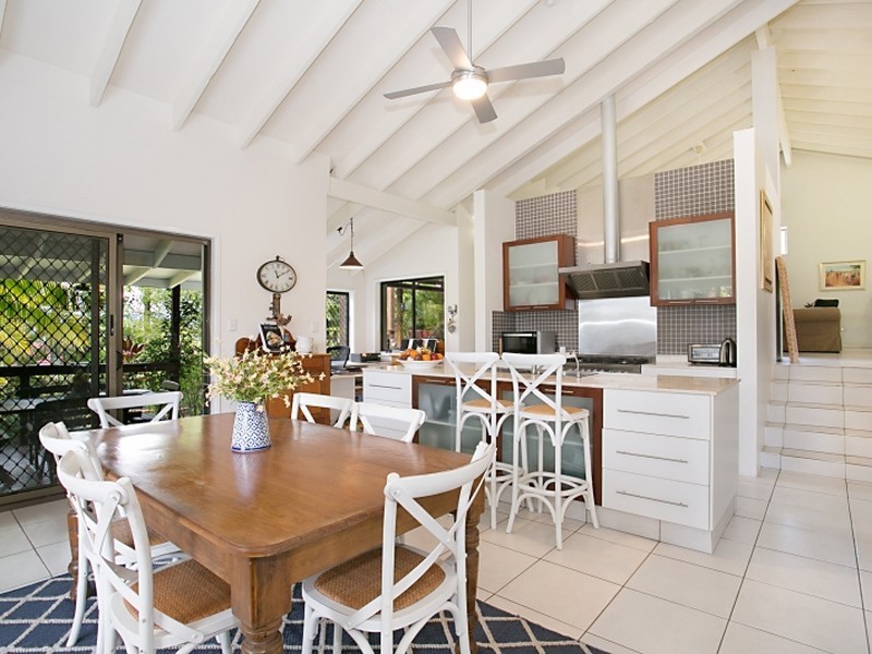 6 Mowla Drive, Ashmore QLD 4214