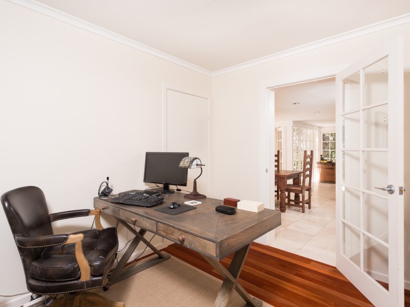 39 Cronin Avenue, Main Beach QLD 4217