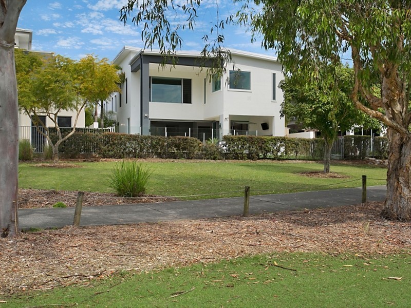 44 Lakelands Drive, Merrimac QLD 4226