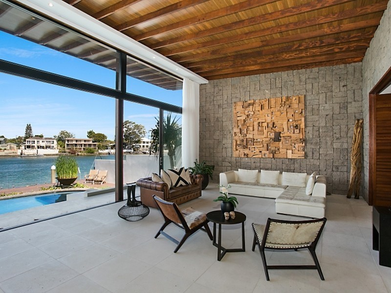 92 Amalfi Drive, Isle Of Capri QLD 4217