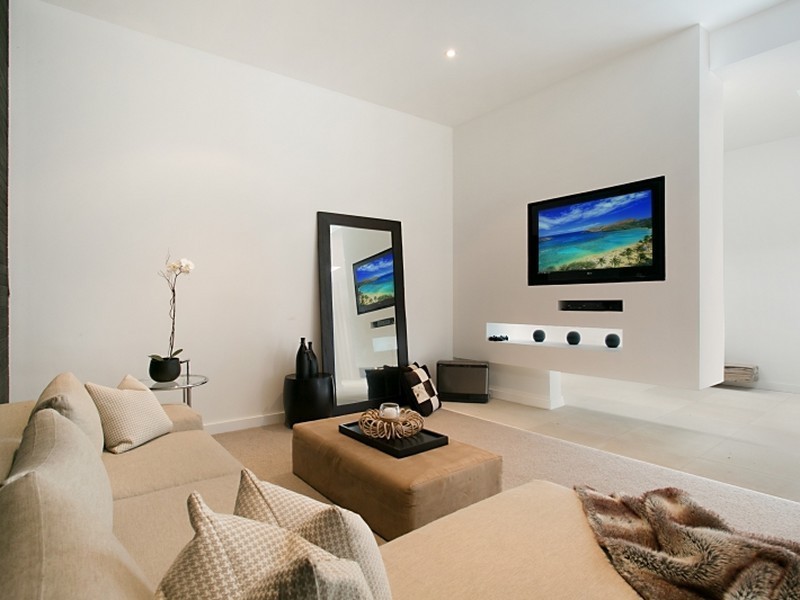 92 Amalfi Drive, Isle Of Capri QLD 4217