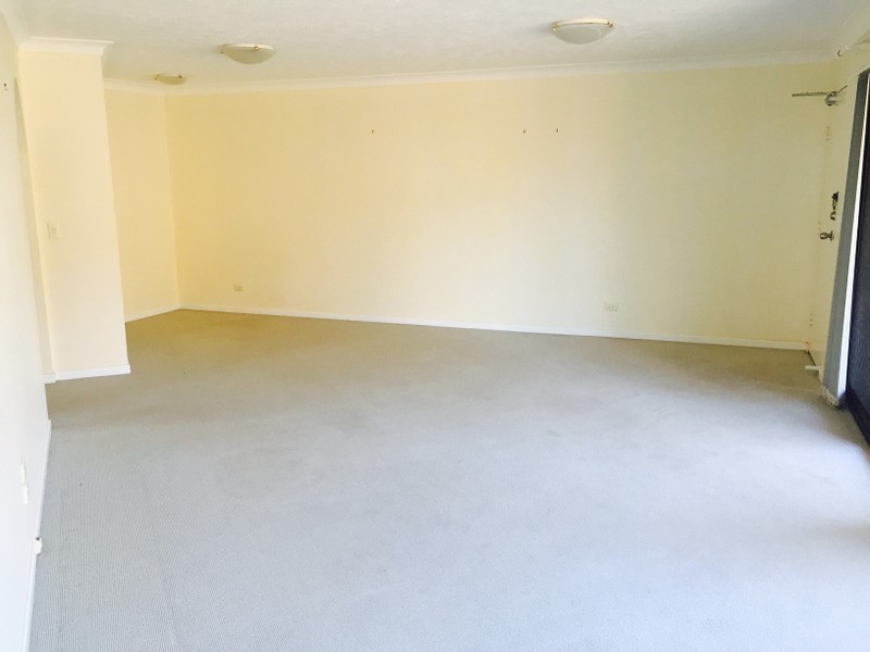 12/8 Queensland Ave, Broadbeach QLD 4218