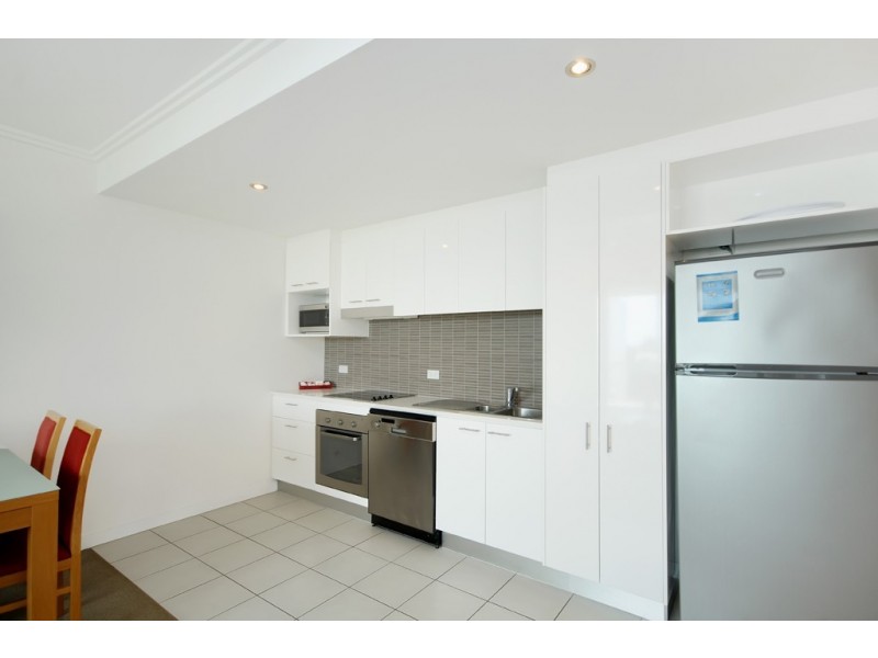 Broadbeach Waters QLD 4218