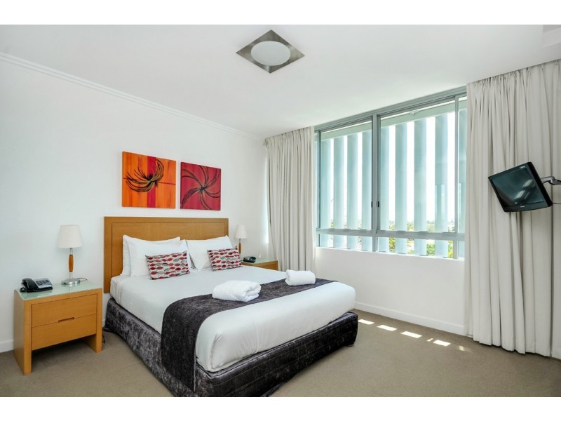 Broadbeach Waters QLD 4218