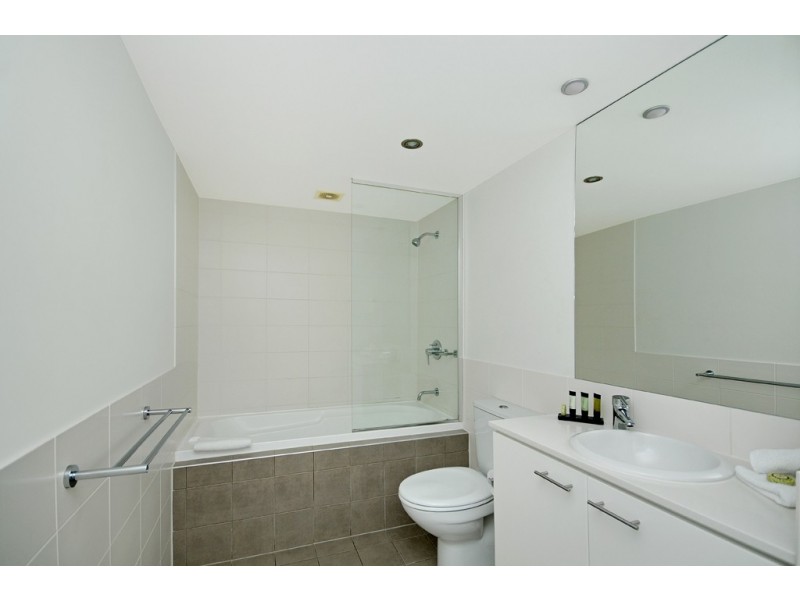 Broadbeach Waters QLD 4218