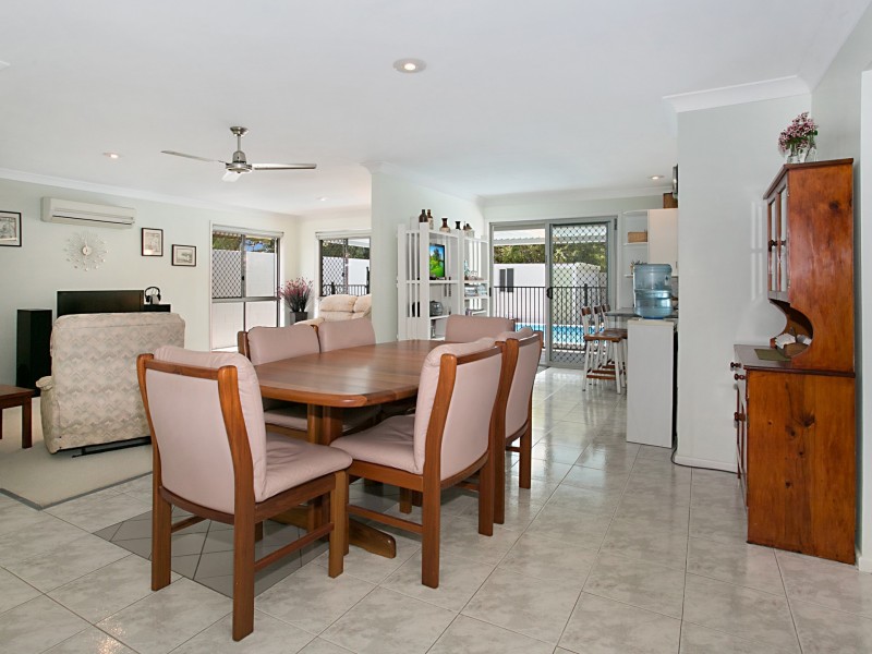 17 Salerno Street, Isle Of Capri QLD 4217