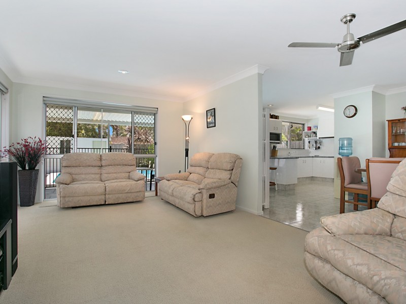 17 Salerno Street, Isle Of Capri QLD 4217