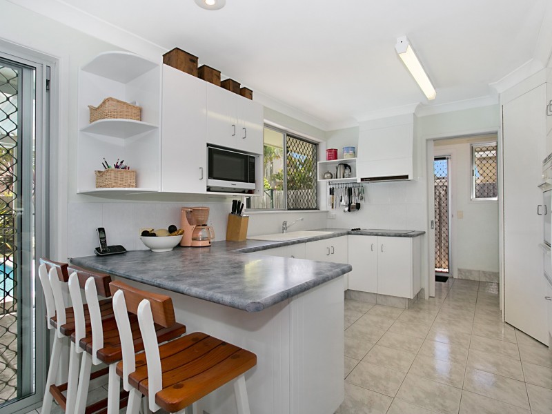 17 Salerno Street, Isle Of Capri QLD 4217