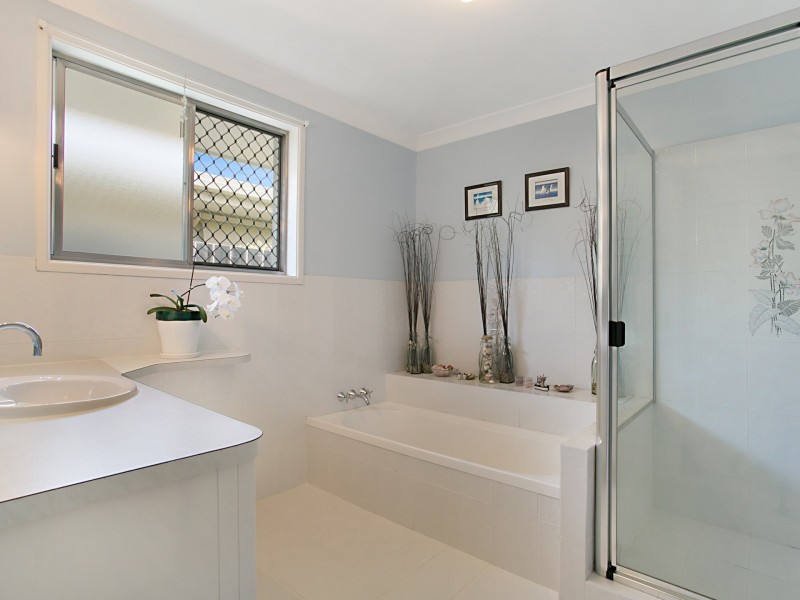 17 Salerno Street, Isle Of Capri QLD 4217