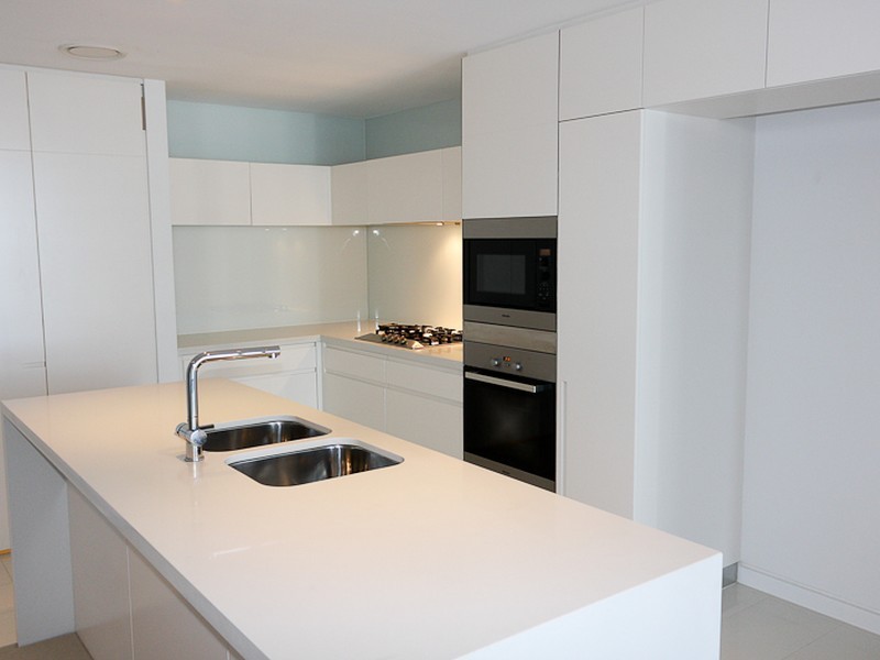 21601/4 Charles Avenue, Broadbeach QLD 4218